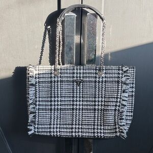 GUESS Black White Houndstooth Print Tote Bag